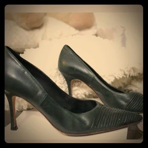 Manolo Blahnil Vintage Leather Pointed toe Pump